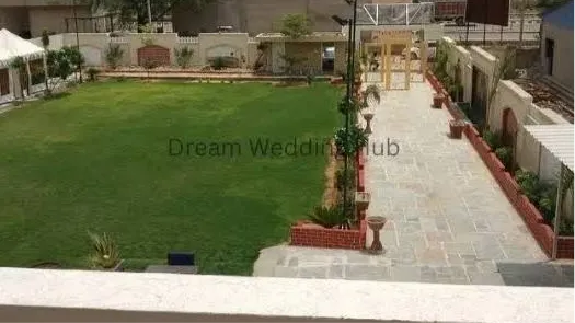 Lawn 1